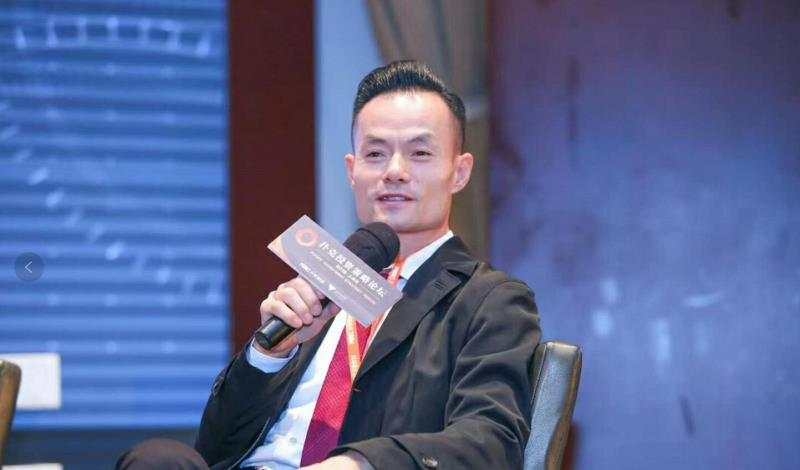 傅海棠终于成了经济学家